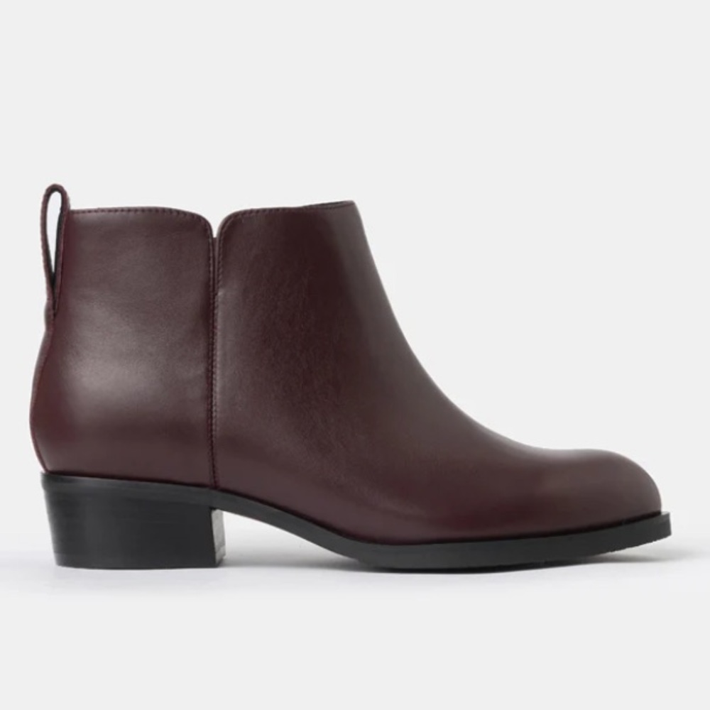 WYDR Metro Muse Everyday Zip Bootie